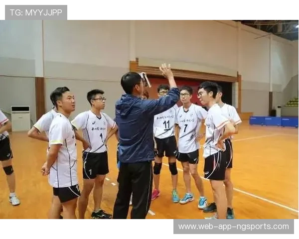 杭州极限运动队在世界街舞大赛中以74分领先其他队伍展现强劲实力