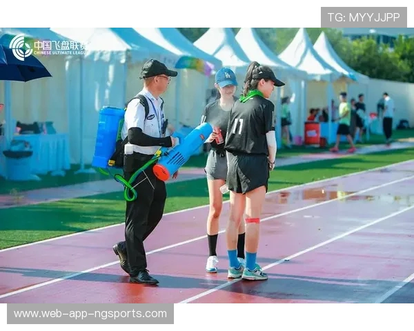 飞盘战术解析：北京飞盘队如何运用边路渗透提升比赛优势